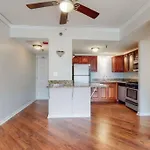 Traveling Professionals. Garage Parking. Downtown. Apartment Nashville