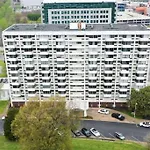 Traveling Professionals. Garage Parking. Downtown. Apartment *