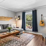 Famous Music Row 1 Bedroom Condo With Free Parking And Pool