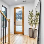 Luxury Hot Tub & Rooftop Deck Downtown Holiday home Nashville