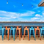 Luxury Hot Tub & Rooftop Deck Downtown * Nashville