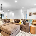 Rooftop Hot Tub Game Room Barrel Sauna Nashville