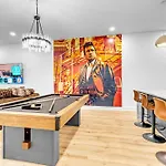 Luxury Hot Tub & Rooftop Deck Downtown Nashville
