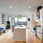 Holiday home Twin Homes Rooftop Deck Hot Tub Outdoor Kitchen