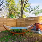 Rooftop Deck Hot Tub & Game In