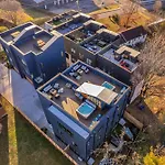 Holiday home Rooftop Deck Hot Tub & Game In