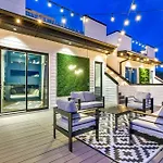 Double Rooftop Decks Hot Tub Karaoke Nashville