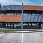 The Jubilee- New Modern Studio X 7 Mins Dwtn