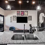 The Jubilee- New Modern Studio X 7 Mins Dwtn