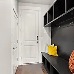 Holiday home 2 Chic Townhomes Near Geodis Sleeps 22 Nashville