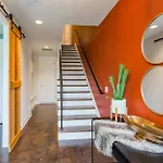 2 Chic Townhomes Near Geodis Sleeps 22 * Nashville