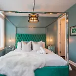 2 Chic Townhomes Near Geodis Sleeps 22 Holiday home Nashville