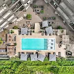 The Gibson In Music City Walk To Broadway