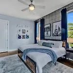 Broadway Blues At Lofts At Vandy West End Holiday home
