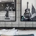Broadway Blues At Lofts At Vandy West End Holiday home Nashville