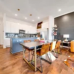 Holiday home 615 Vibe East Getaway 3 Miles To Downtown