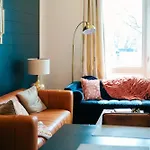 615 Vibe East Getaway 3 Miles To Downtown Holiday home *