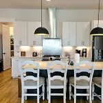 The Urban River - 4Br Getaway