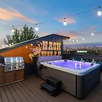 Twin Homes Rooftop Deck Hot Tub Outdoor Kitchen *