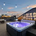 Twin Homes Rooftop Deck Hot Tub Outdoor Kitchen * Nashville