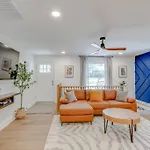Nashoasis 10 Min To Dt, Gameroom, Huge Yard Holiday home *