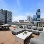 Apartment Skyline With Penthouse & Rooftop Deck 6br By Maddox *