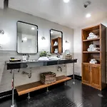 Apartment Skyline With Penthouse & Rooftop Deck 6br By Maddox Nashville