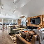 Skyline With Penthouse & Rooftop Deck 6br By Maddox Nashville