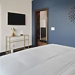 Holiday home 5 Star Stay! Rooftop Hot Tub Walk To Gulch Nashville
