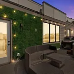 5 Star Stay! Rooftop Hot Tub Walk To Gulch
