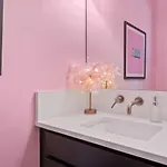 Holiday home 5 Star Stay! Rooftop Hot Tub Walk To Gulch *