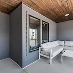 5 Star Stay! Rooftop Hot Tub Walk To Gulch Holiday home