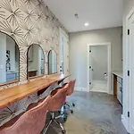 Private Roof Deck - Game - Broadway In 10