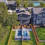 New Modern Multi-Level Home Pooltable & Rooftop