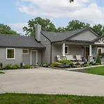 Modern Music Oasis Sauna & Spacious Yard Nashville