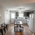 Holiday home East Getaway - Walk To Parks Golf & Music Spots Nashville