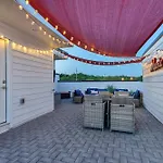 Holiday home New Rooftop With Views Game Dt Nash *