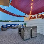 Holiday home New Rooftop With Views Game Dt Nash