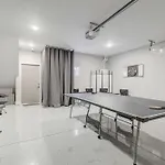 Holiday home New Rooftop With Views Game Dt Nash
