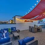 Holiday home New Rooftop With Views Game Dt Nash *