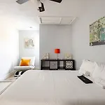 The Little Blue Haus - Two Miles To Broadway Holiday home Nashville