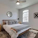 Holiday home West End Dreams-2 Homes-6 Mins To Broadway Nashville