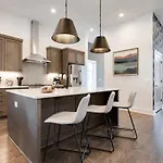 West End Dreams-2 Homes-6 Mins To Broadway