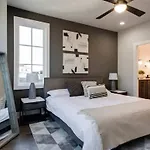 West End Dreams-2 Homes-6 Mins To Broadway *