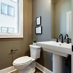Holiday home West End Escape - New Build With Rooftop Views Nashville