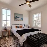 West End Escape - New Build With Rooftop Views *