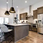 West End Escape - New Build With Rooftop Views * Nashville