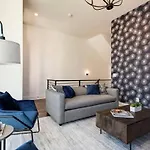 West End Escape - New Build With Rooftop Views