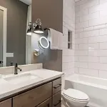 Two Side By Side Homes - Min To Vandy 3min To Bars Holiday home