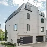 Holiday home Haven With Gorgeous Skyline Views *